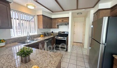 13331 Barcelona Pl in Chino, CA - Foto de edificio - Building Photo