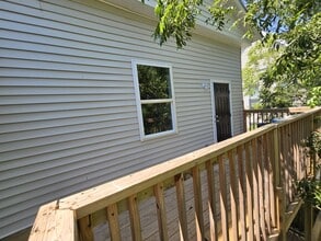 233 E Cambridge Ave in Greenwood, SC - Building Photo - Building Photo