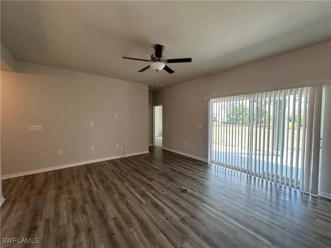 property at 3421 W Gator Cir