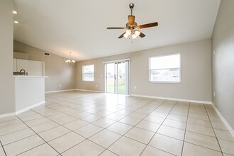 6621 Shepherd Oaks Pass in Lakeland, FL - Building Photo - Building Photo