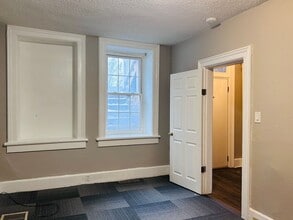 1737 Madison St in Dubuque, IA - Building Photo - Building Photo