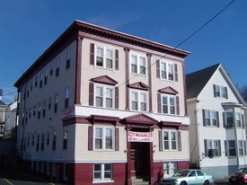 5 Greenwood Pl in Lynn, MA - Building Photo