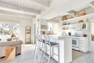 353 Cedar Way-Unit -C in Laguna Beach, CA - Building Photo - Building Photo