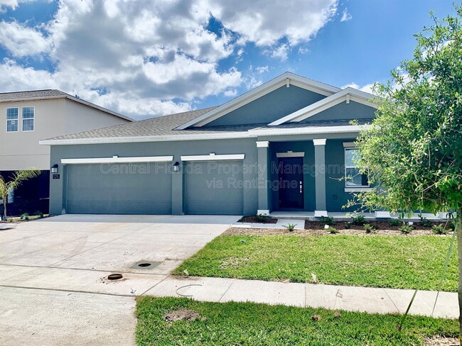 125 Pineywoods St in St. Cloud, FL - Building Photo - Building Photo