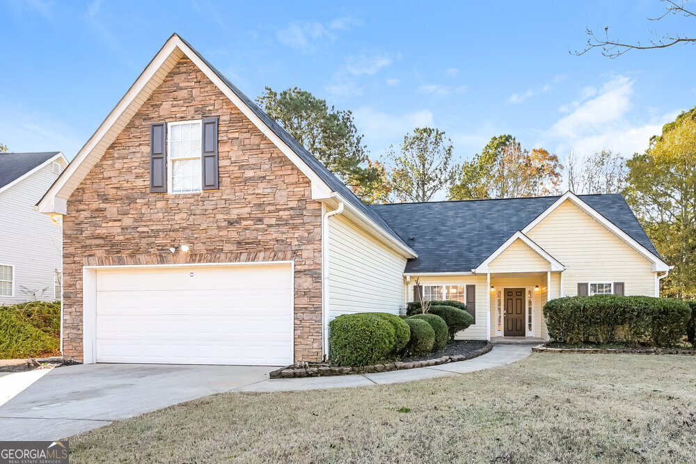 330 Fieldstone Ln in Covington, GA - Building Photo