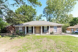 6076 Elk Grove Rd in Memphis, TN - Building Photo