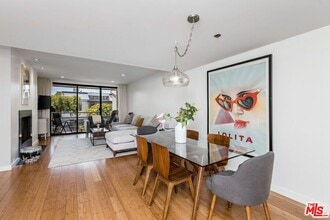 2960 Neilson Wy in Santa Monica, CA - Building Photo - Building Photo