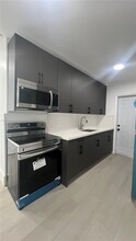 10 NE 49th St in Miami, FL - Building Photo - Building Photo