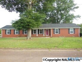 808 Muriel Dr SE in Huntsville, AL - Building Photo