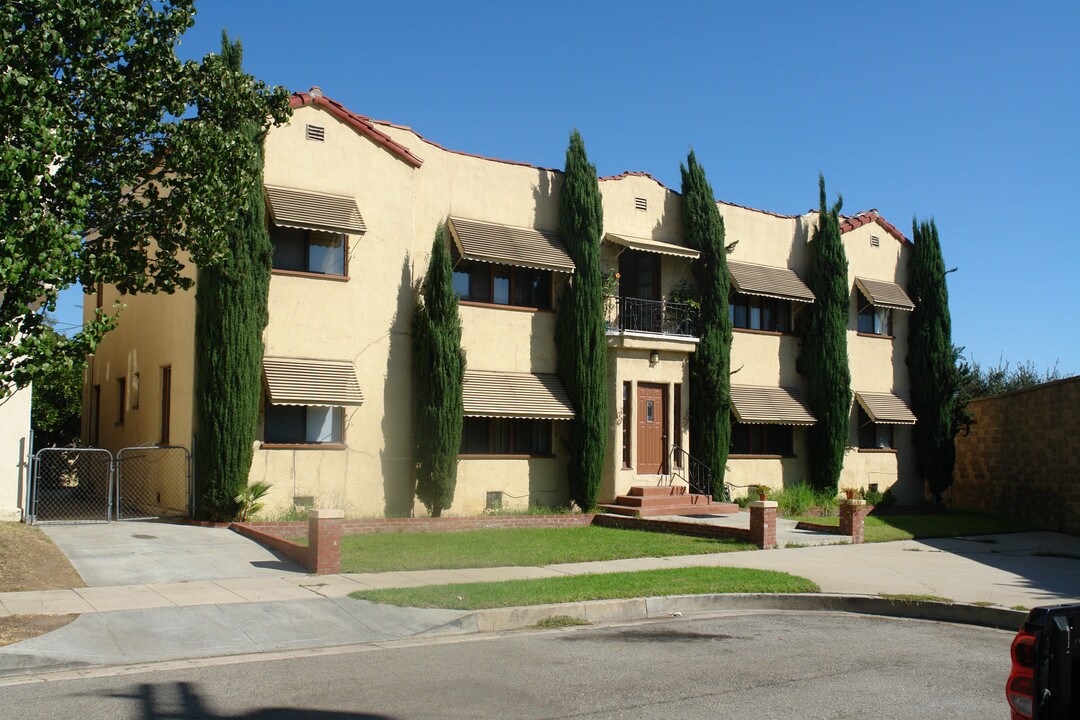 622 Naranja Dr in Glendale, CA - Foto de edificio