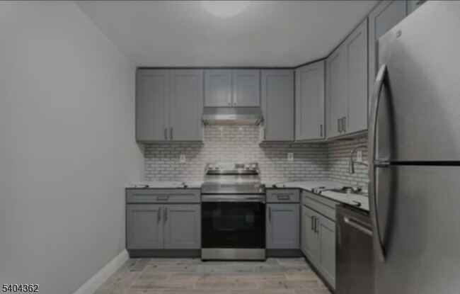 188 N Park St in East Orange, NJ - Building Photo - Building Photo