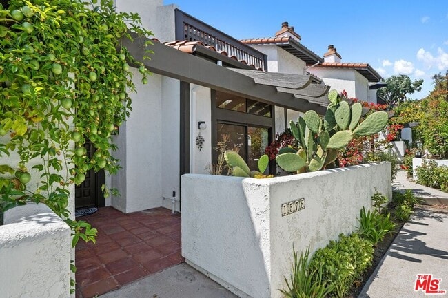 1578 Michael Ln in Los Angeles, CA - Building Photo - Building Photo