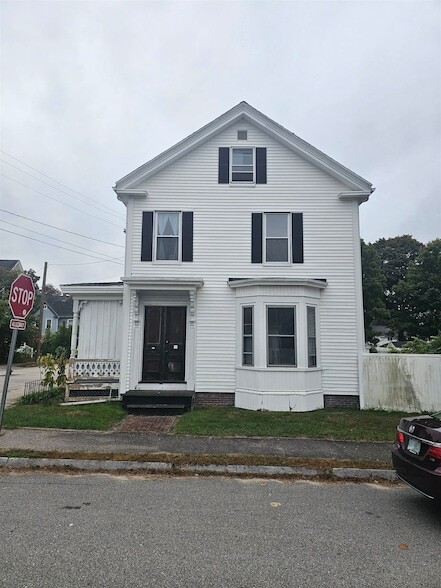 13 Forest St in Dover, NH - Building Photo