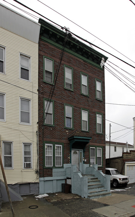 49 Logan Ave in Jersey City, NJ - Building Photo