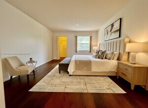 801 SW 133rd Ter, Unit 317K in Pembroke Pines, FL - Foto de edificio - Building Photo