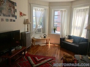 1350 Commonwealth Ave in Boston, MA - Building Photo - Building Photo