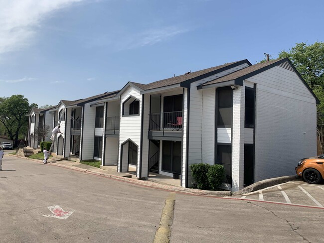 Terraces at Shady Grove in Irving, TX - Building Photo - Building Photo