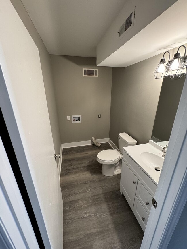 121 Aqua Ct in Rocky Mount, NC - Building Photo - Building Photo