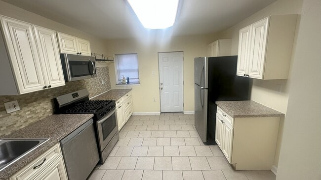 property at 6231 Lansdowne Ave