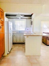 316 Camden M in West Palm Beach, FL - Foto de edificio - Building Photo