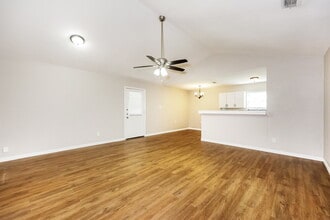 1108 N Knowles Dr in Saginaw, TX - Building Photo - Building Photo