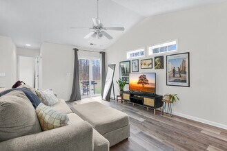 3825 Elizabeth Ave in New Bern, NC - Building Photo - Building Photo