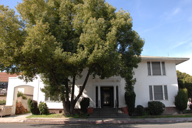 1041 N Fulton St in Fresno, CA - Building Photo - Building Photo