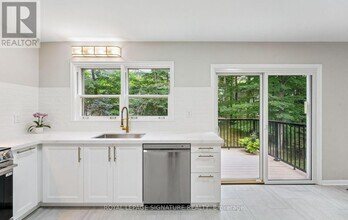 9 Pinevale Rd in Markham, ON - Building Photo - Building Photo