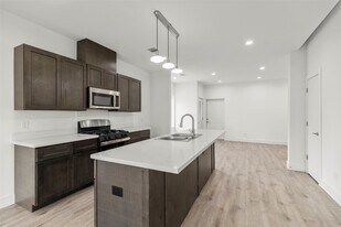 2202 Wavell St in Houston, TX - Building Photo