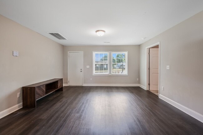 912 Joyner St in Clayton, NC - Building Photo - Building Photo
