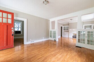 2004 Walker Ave in Memphis, TN - Building Photo - Building Photo