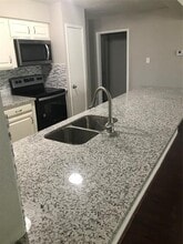 10206 Trade Winds Dr in Houston, TX - Building Photo - Building Photo