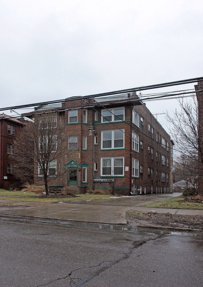 186 N Portage Path in Akron, OH - Foto de edificio - Building Photo