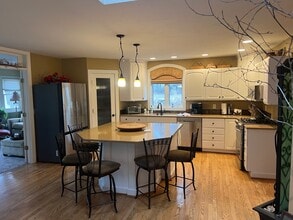 1823 W Shore Dr in Delafield, WI - Building Photo - Building Photo