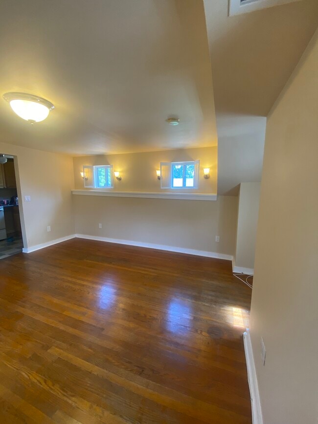 261 Main St, Unit 2 in Cold Spring, NY - Foto de edificio - Building Photo