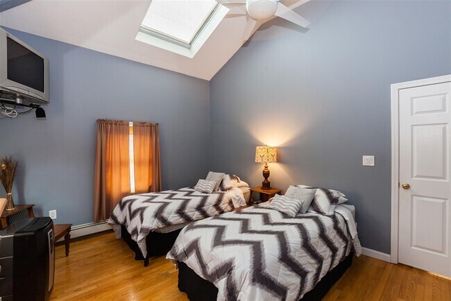 36 Florence St, Unit 3 in Somerville, MA - Building Photo - Building Photo