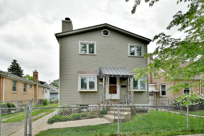 property at 5608 N Ozark Ave