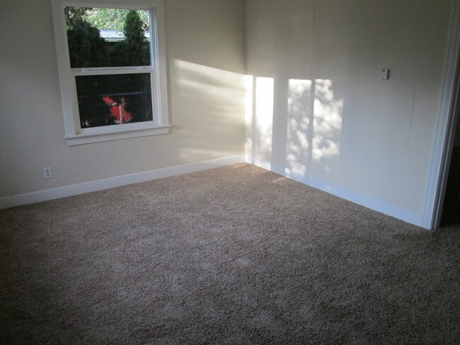 715 Owens St in Klamath Falls, OR - Building Photo - Building Photo