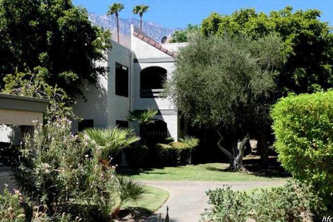 1975 N Vía Miraleste in Palm Springs, CA - Building Photo - Building Photo