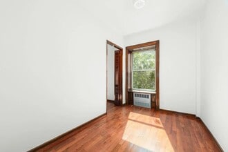 145 W 80th St in New York, NY - Building Photo - Building Photo