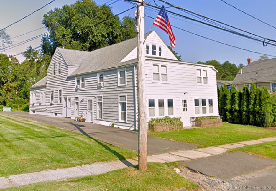 291 Maple Ave in Cheshire, CT - Building Photo