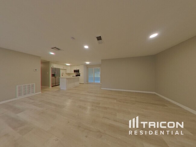 1124 Jadewood Ave in Clearwater, FL - Building Photo - Building Photo