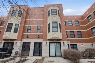 2340 W Adams St in Chicago, IL - Building Photo