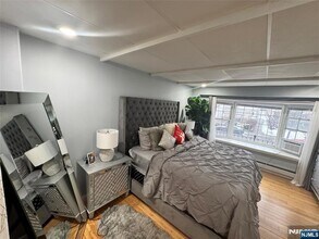 460 Ave E in Bayonne, NJ - Foto de edificio - Building Photo