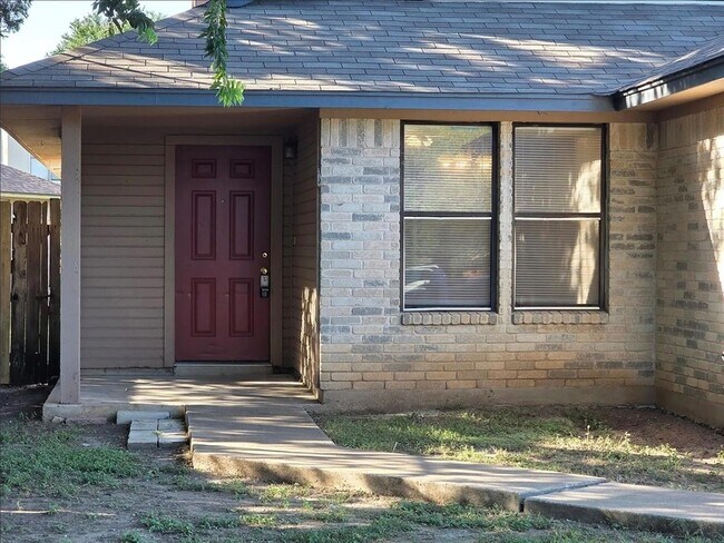 12302 Los Indios Trail, Unit A in Austin, TX - Building Photo - Building Photo