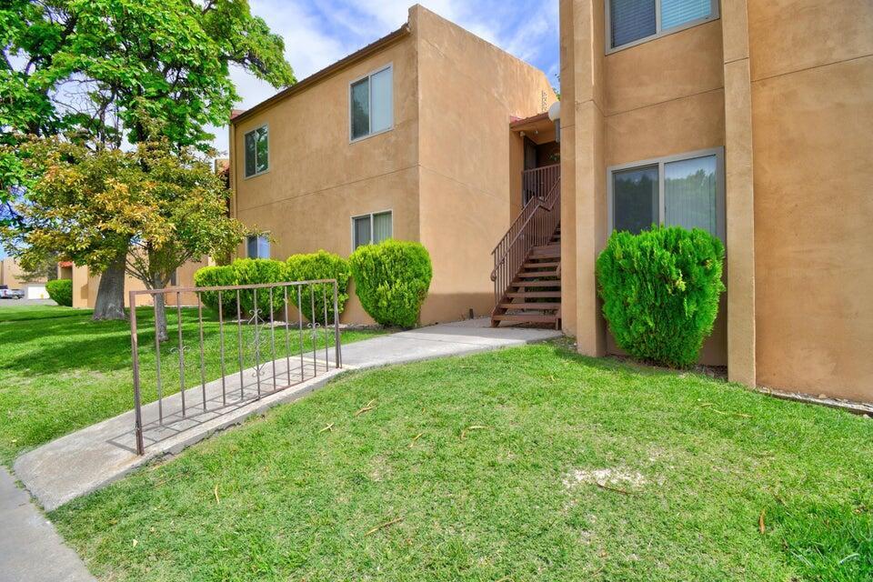931 Country Club Dr SE in Rio Rancho, NM - Building Photo