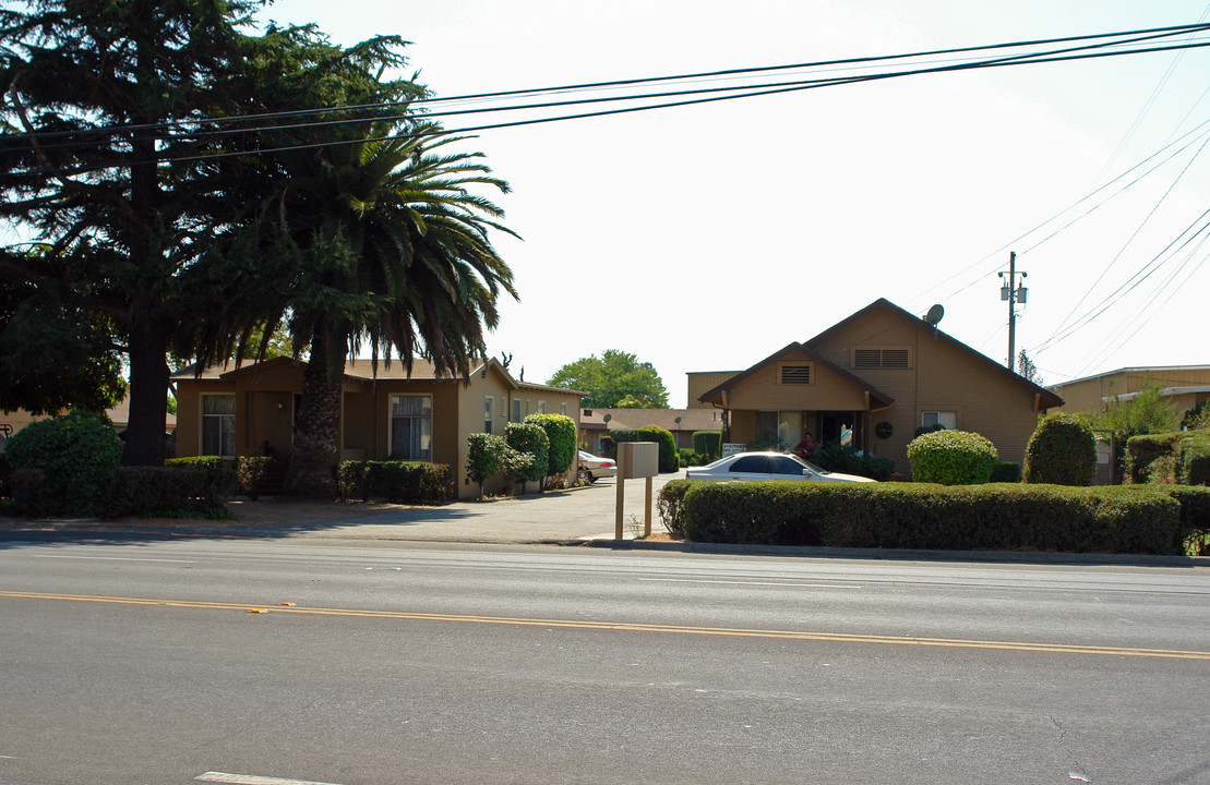 2109 Freedom Blvd in Freedom, CA - Building Photo