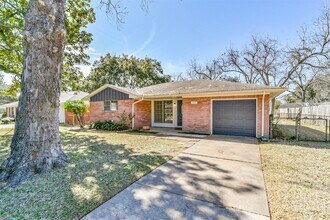 610 S Belknap St in Sugar Land, TX - Foto de edificio - Building Photo