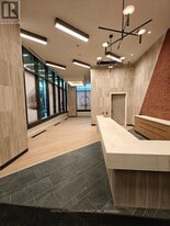 35 Parliament St in Toronto, ON - Building Photo