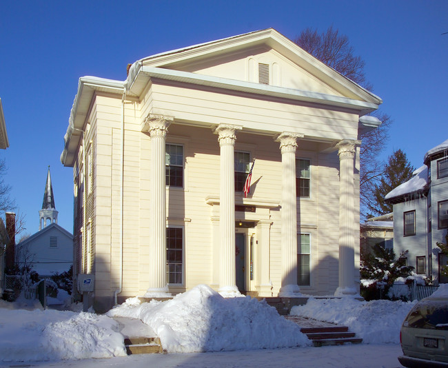 556 High St in Fall River, MA - Building Photo - Building Photo